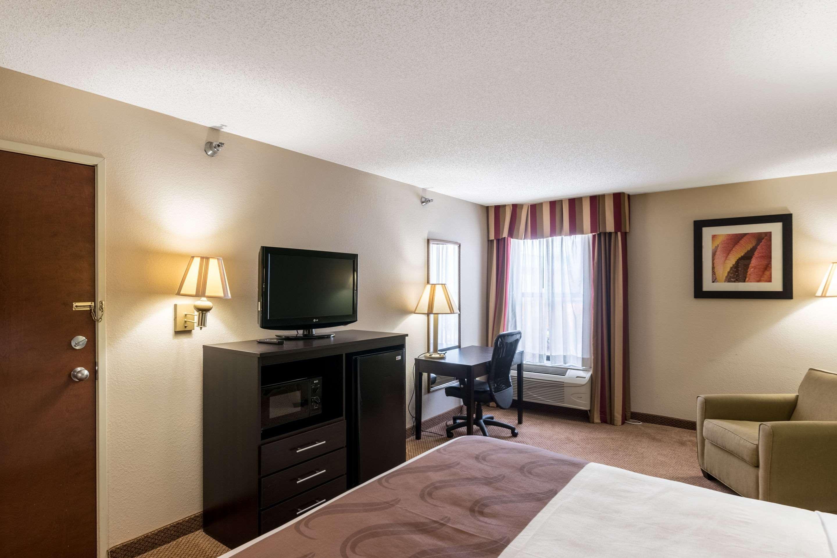 Quality Inn & Suites Clemmons I-40 Екстериор снимка