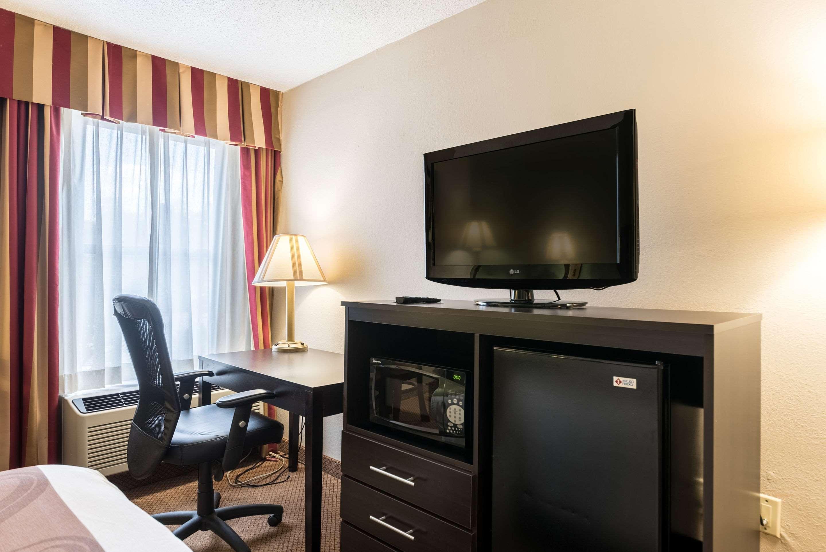 Quality Inn & Suites Clemmons I-40 Екстериор снимка