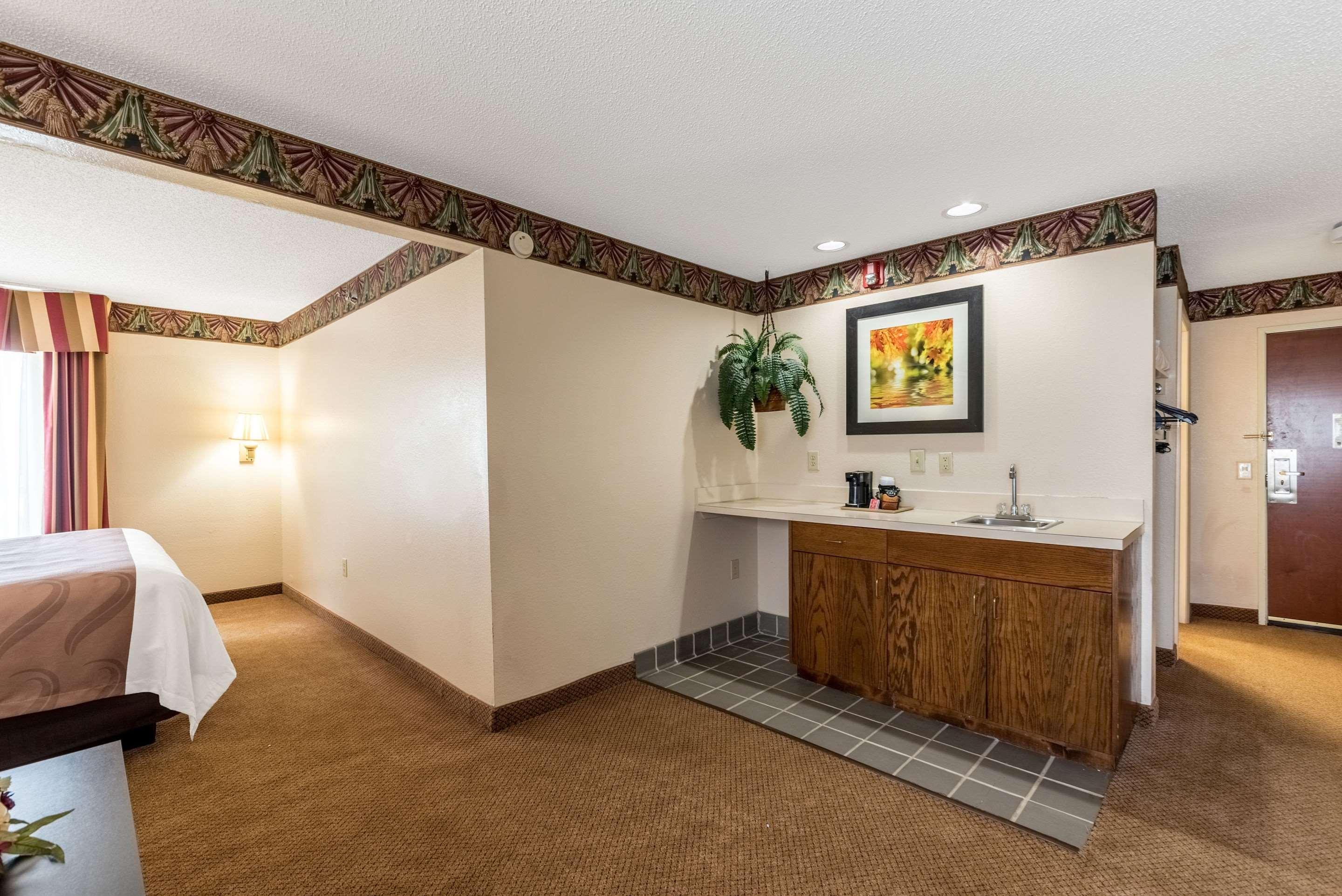 Quality Inn & Suites Clemmons I-40 Екстериор снимка