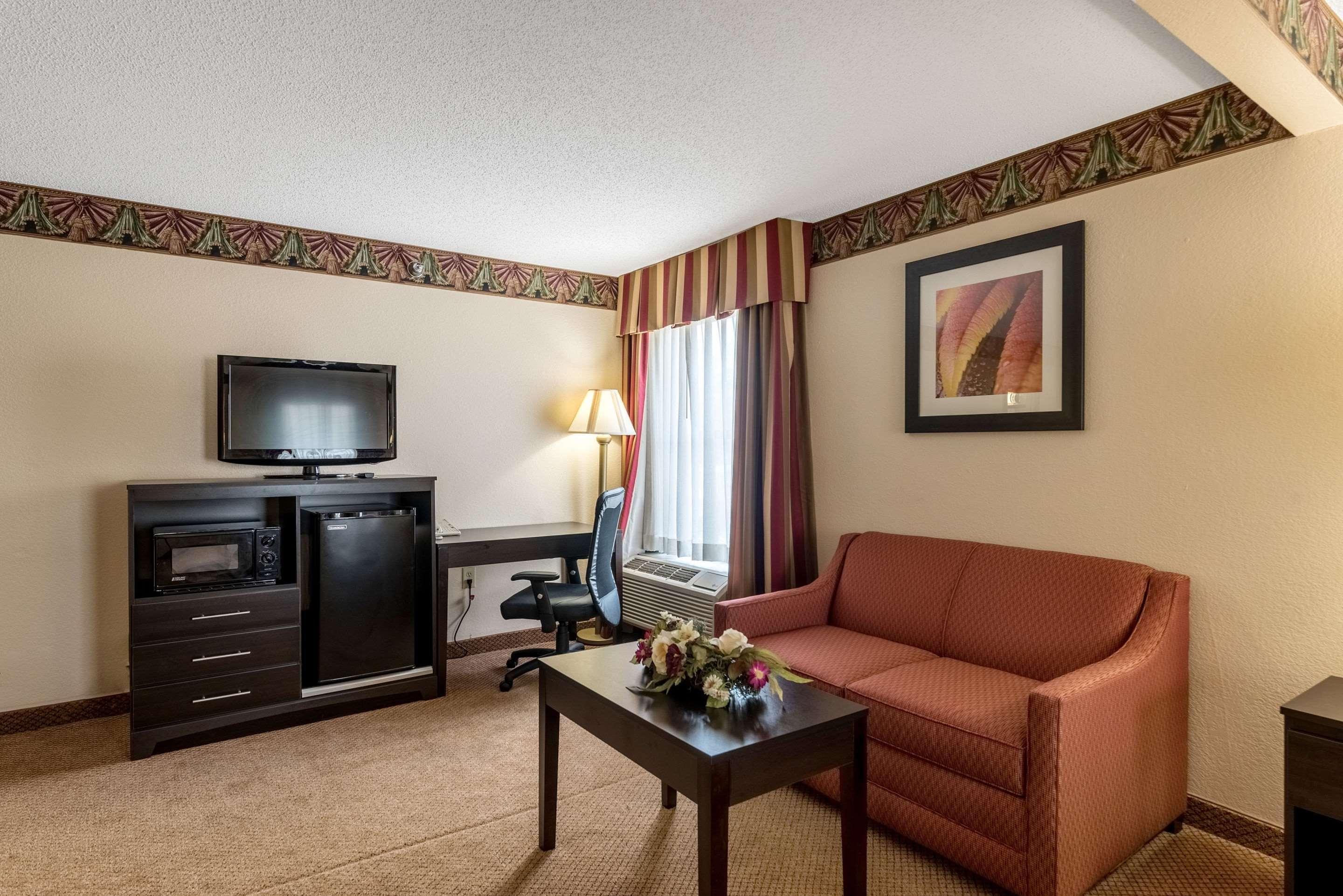 Quality Inn & Suites Clemmons I-40 Екстериор снимка