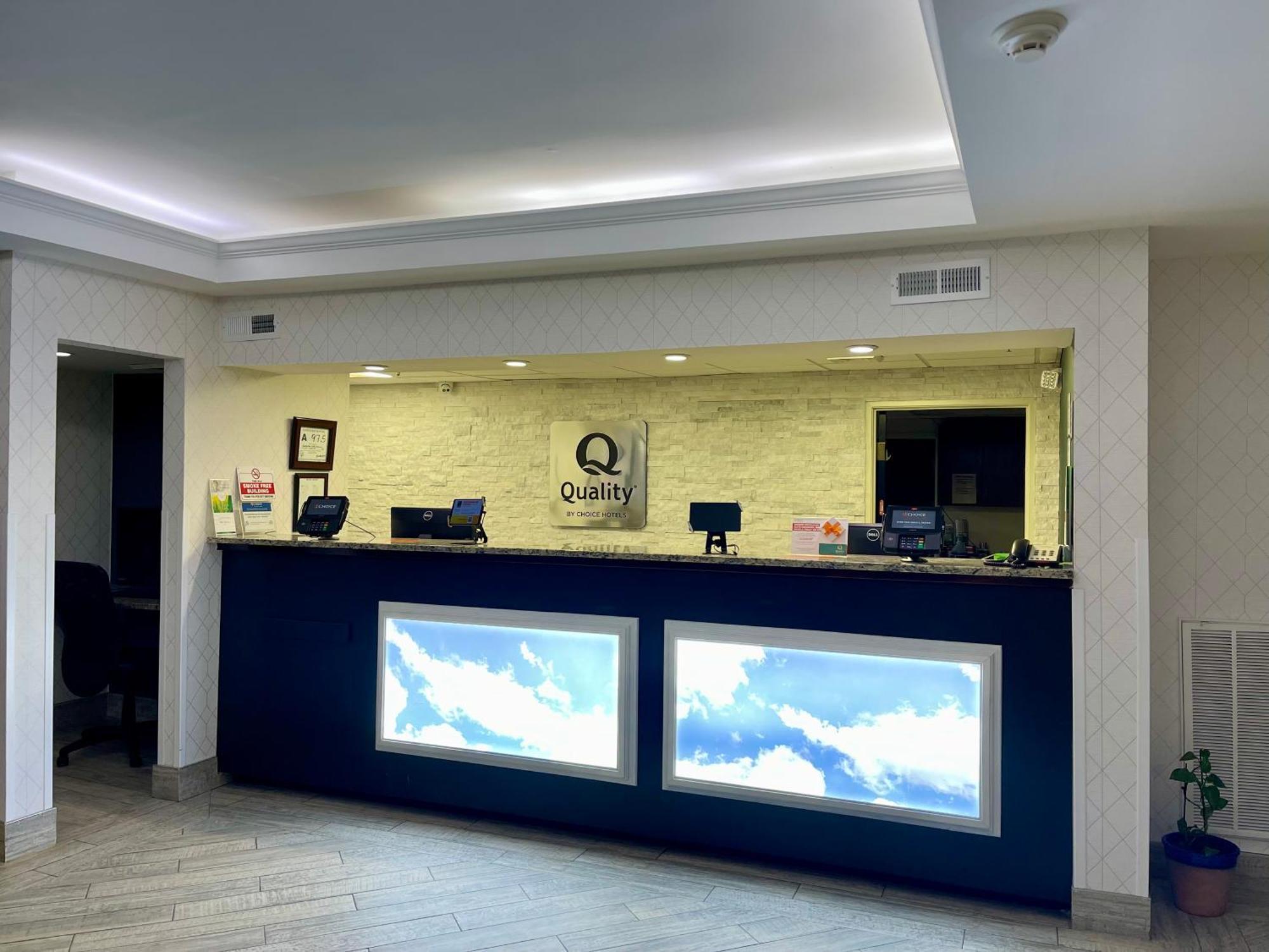 Quality Inn & Suites Clemmons I-40 Екстериор снимка